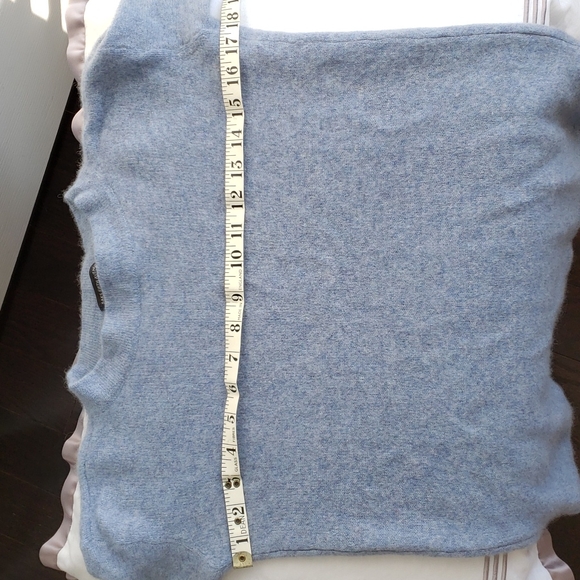 Saks Fifth Avenue 100% Cashmere Sweater - Picture 4 of 7